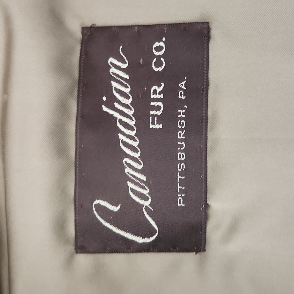 New Canadian Fur Co. Authentic Natural Letout Coyote Fur Jacket/ Coat - Picture 6 of 17